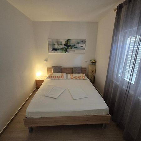 Apartman Davorka คาร์โลบัก ภายนอก รูปภาพ